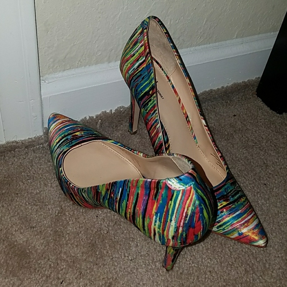 Heels - Picture 3 of 3